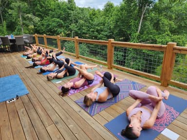 10% OFF PRIVATE CUSTOMIZED GROUP YOGA CLASS