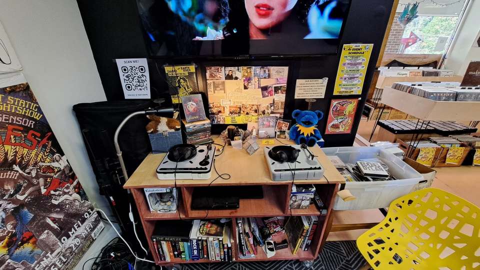 Listening Station! Listening Station!