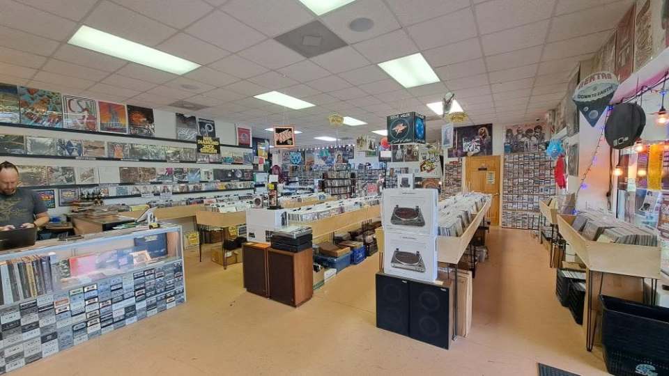 DVDs, VHS, Posters, Books, Memorabilia & More! DVDs, VHS, Posters, Books, Memorabilia & More!