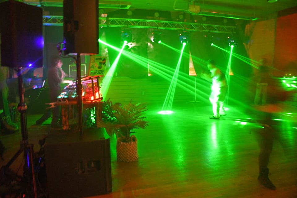 Newfound Sound and Lights @ Haiku I Do with DJ in Asheville, NC Newfound Sound and Lights @ Haiku I Do with DJ in Asheville, NC