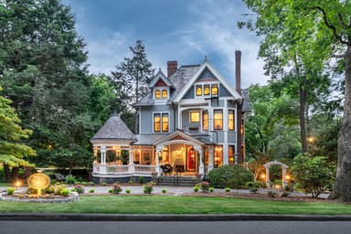 Stay & Swing at the Wright Inn