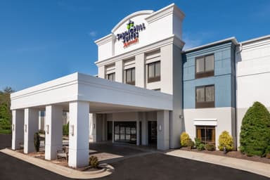 Enhance your stay experience while attending the Explore Asheville Biltmore Championship!