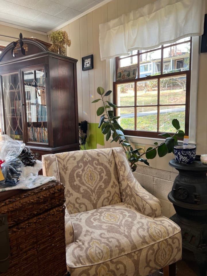 Our office where you can receive brochures to nearby attractions, check out board games, movies etc. Our office where you can receive brochures to nearby attractions, check out board games, movies etc.