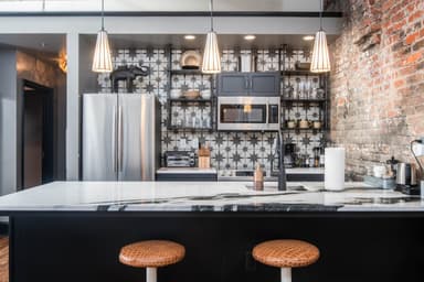 80 LEX 204 Industrial Chic Apt in the heart of Downtown 20% Discount Code GOLOCAL20