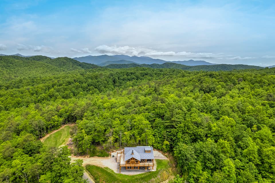 Timber Ridge is a 4 Bedroom 4 Bathroom luxury cabin in Black Mountian offering everything you need for a memorable getaway. Timber Ridge is a 4 Bedroom 4 Bathroom luxury cabin in Black Mountian offering everything you need for a memorable getaway.