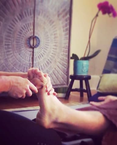THE 19TH HOLE RECOVERY. Walk 18. Recover in 60 mins. 30% OFF MASSAGE SERVICES