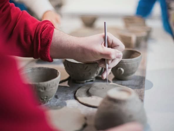 Learn to make ceramic dinnerwear & mugs Learn to make ceramic dinnerwear & mugs