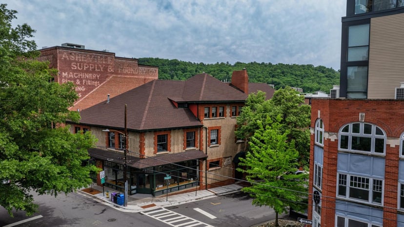 YMI Cultural Center by Reggie Tidwell